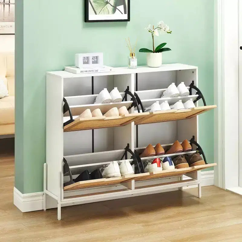 Meuble à chaussures GustoWave, Organisateur de chaussures en rotin naturel avec 4 tiroirs basculants, Meuble à chaussures étroit sur pied avec pieds en métal et étagère réglable
