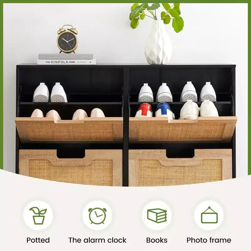 Meuble à chaussures GustoWave, Organisateur de chaussures en rotin naturel avec 4 tiroirs basculants, Meuble à chaussures étroit sur pied avec pieds en métal et étagère réglable