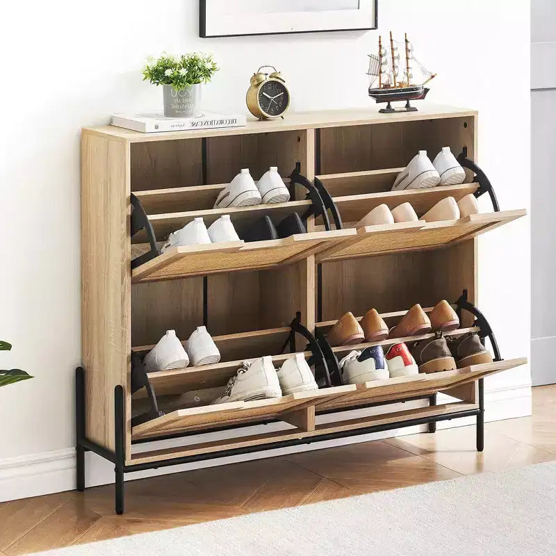 Meuble à chaussures GustoWave, Organisateur de chaussures en rotin naturel avec 4 tiroirs basculants, Meuble à chaussures étroit sur pied avec pieds en métal et étagère réglable