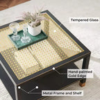 Table basse Probe Hues en verre, avec plateau trempé à accents dorés et structure en métal