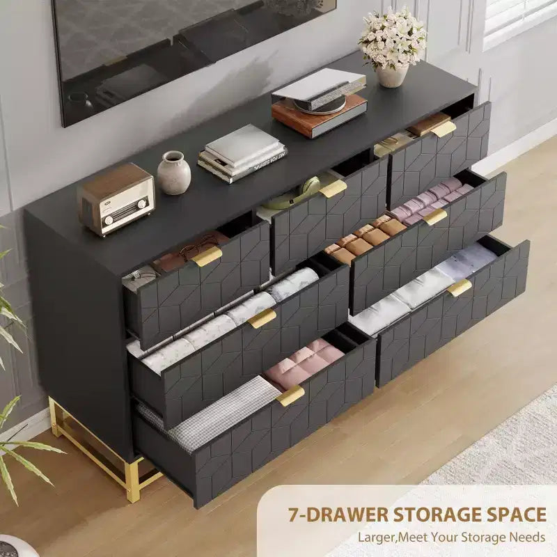Commode de chambre, 7 tiroirs avec poignées dorées
