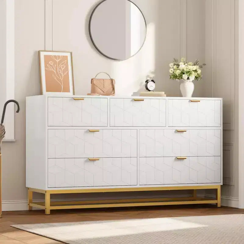Commode de chambre, 7 tiroirs avec poignées dorées