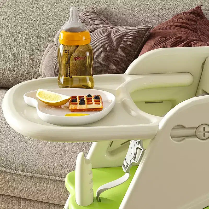Chaise haute multifonctionnelle pour tout-petits avec ceinture de sécurité et tablette amovible